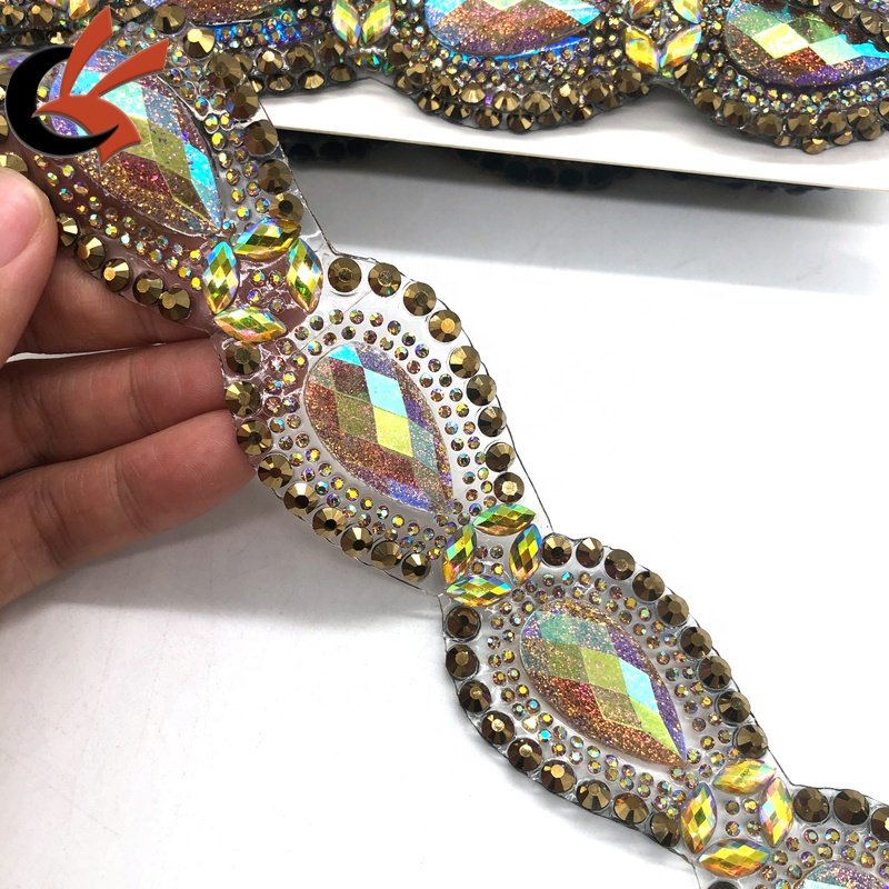 Factory wholesale Hot fix gold glitter fancy rhinestone trims for Carnival costume decoration