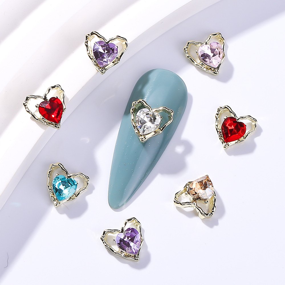 2024 New Alloy Hollow Heart Nail Jewelry Luxury Crystal Heart Nail Rhinestone Charms K9 Glass Stone Gem Manicure Accessories