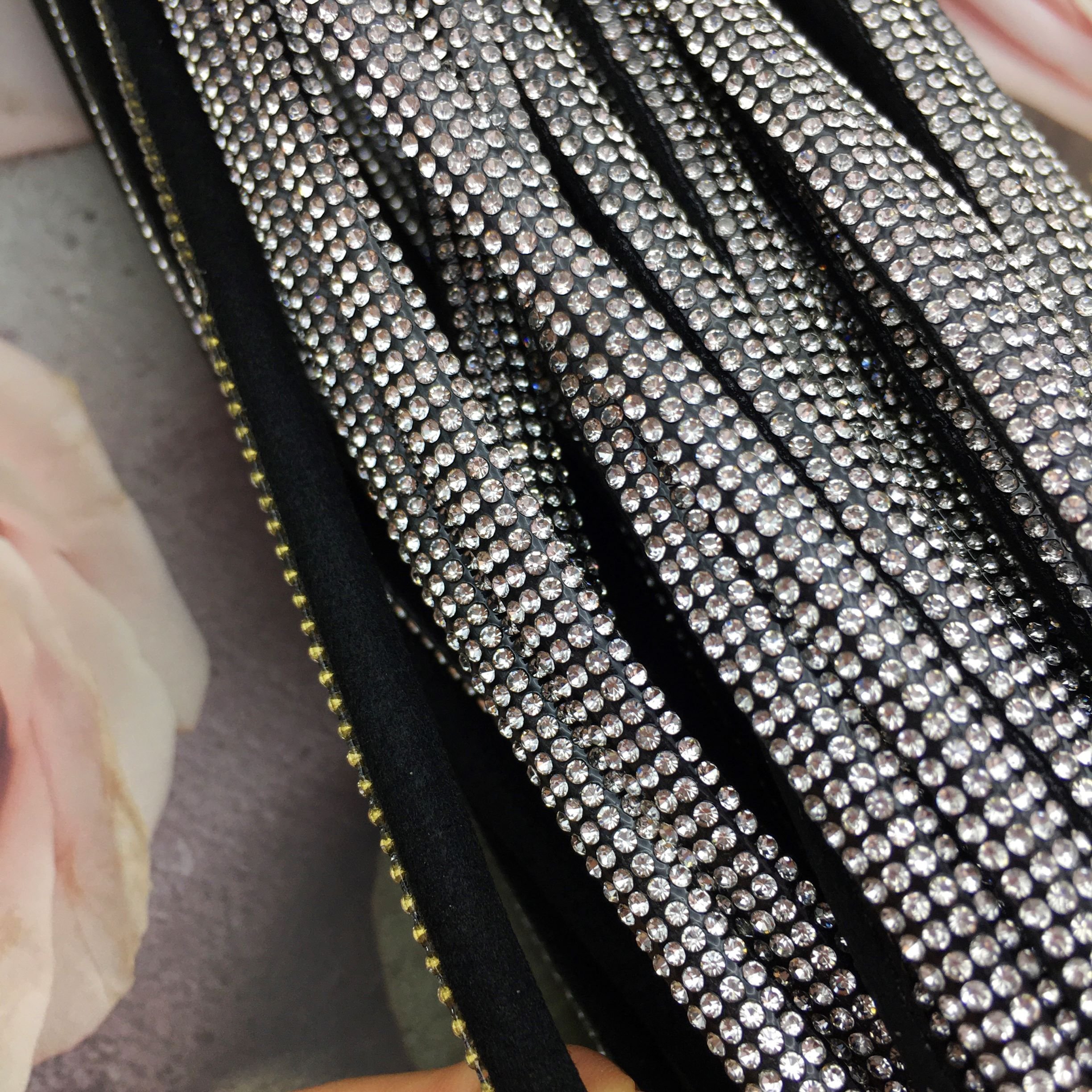 SINRONG 4mm 4-Row Semi-Round Flatback Rhinestones DIY Clothing Accessory with Glue-On Technique for Garments Shoe Bags