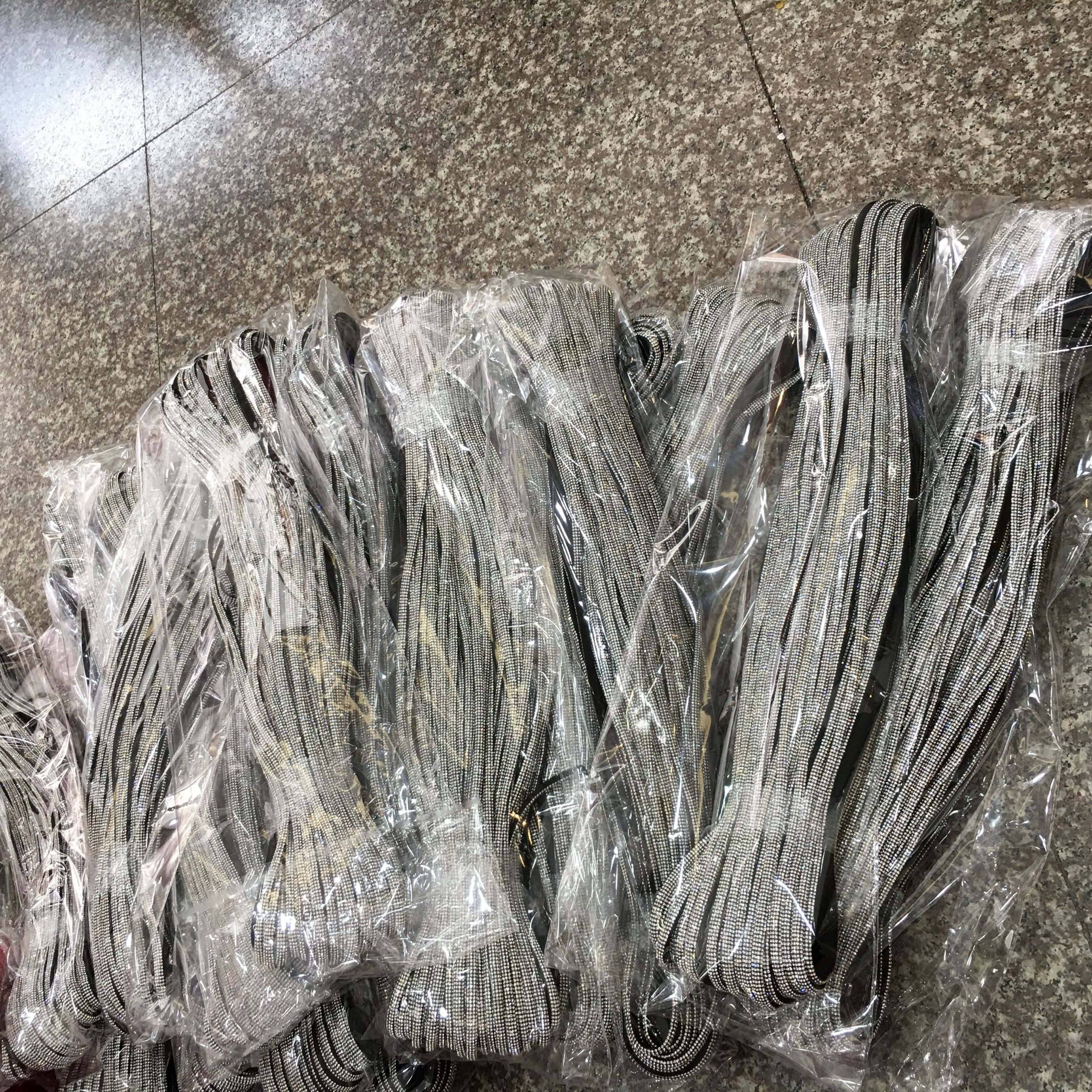 SINRONG 4mm 4-Row Semi-Round Flatback Rhinestones DIY Clothing Accessory with Glue-On Technique for Garments Shoe Bags