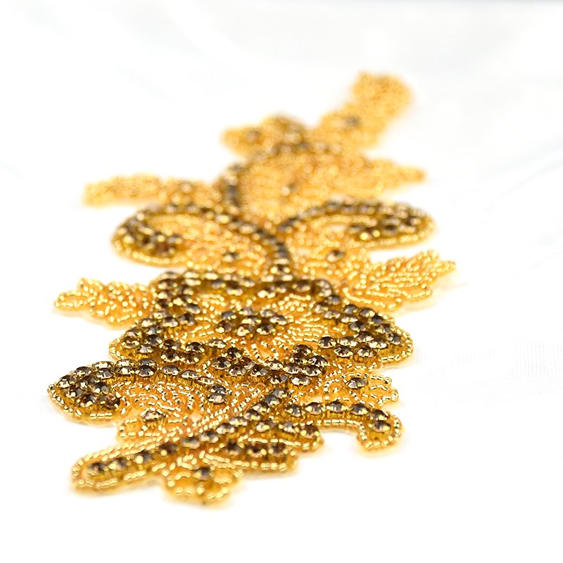 WRA-1022 Beautiful Handmade Decoration Custom Iron On Gold And Silver Ivory Rhinestone Pearl Lady Patch Applique