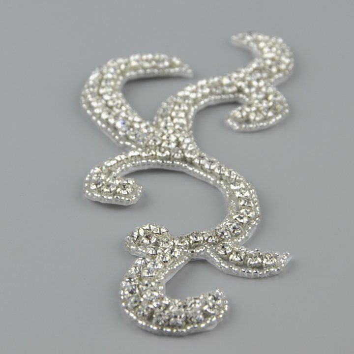 HOT WRA-837 Keering Iron In Custom Designer Logo Rhinestone Patch Multi-Motifs Crystal Applique For T-Shirts