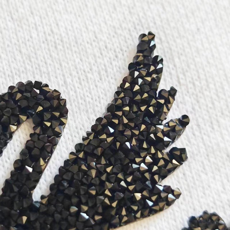 Custom high-quality golden rhinestones Heat transfer printing stickers Hot Fix Resin crystal shiny heat transfer clothing labels