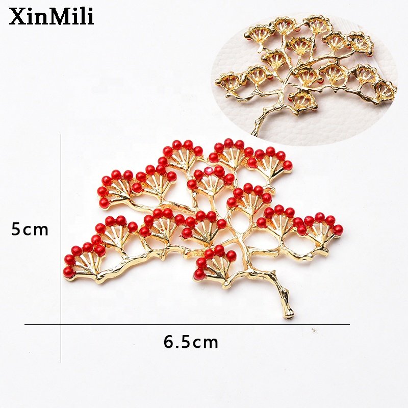 Red Color Rhinestone Alloy Flower Pine Tree Brooch Flat Back Crystal Pearl Leaf Button For Wedding Christmas Clothes Decoration