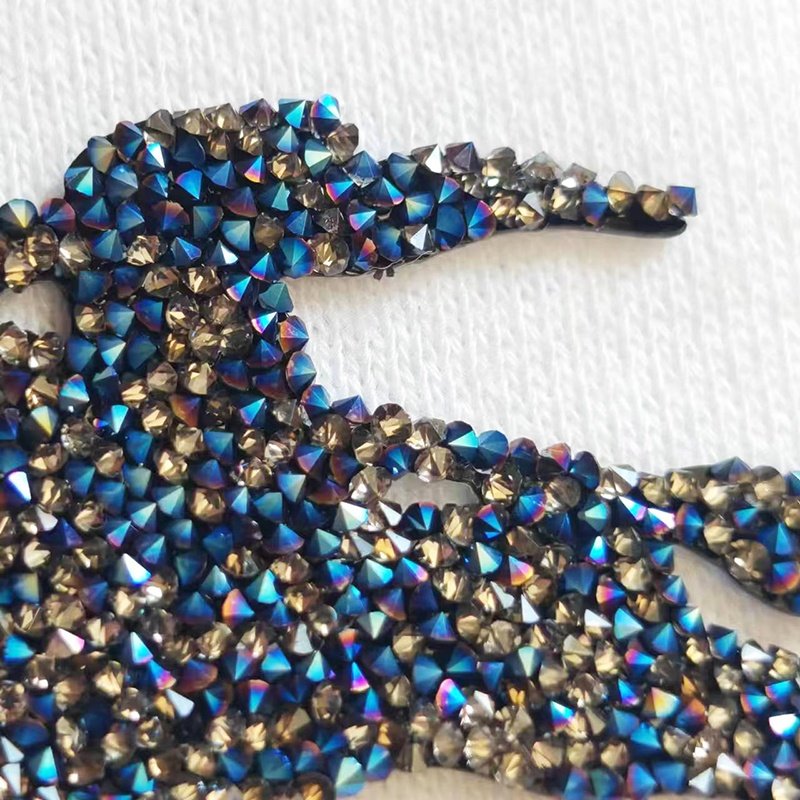 Wholesale Yiwu hot selling new products heat transfer printing hot melt adhesive crystal rhinestone labels for clothing