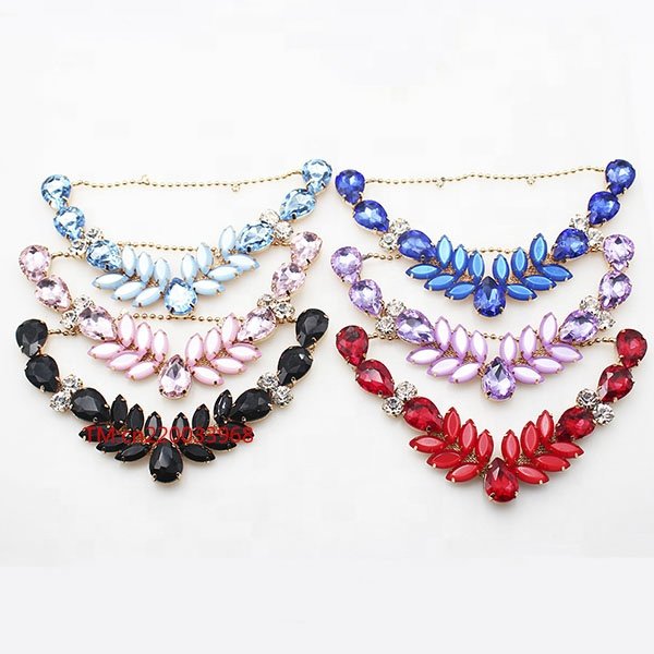 Factory Metal V- shape colorful crystal rhinestone acrylic flip flop chain decoration accessories flip flop upper for lady shoe