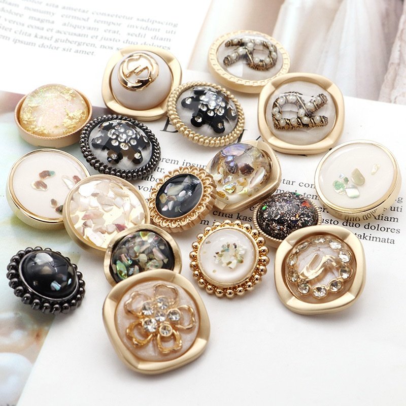 High Quality Garment Pearl Zinc Alloy Metal Gold Sewing Shank Rhinestone Button Crystal Button For Clothing