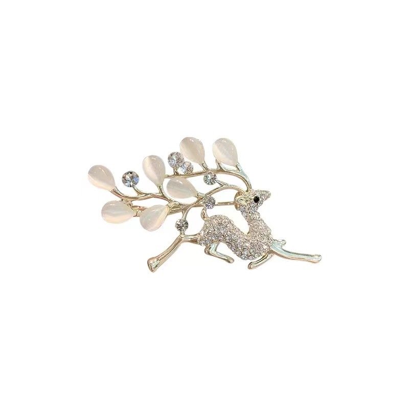 New Fashion rhinestones badges Brooch pin Simple Temperament Exquisite badges with rhinestones for Luxury clothes