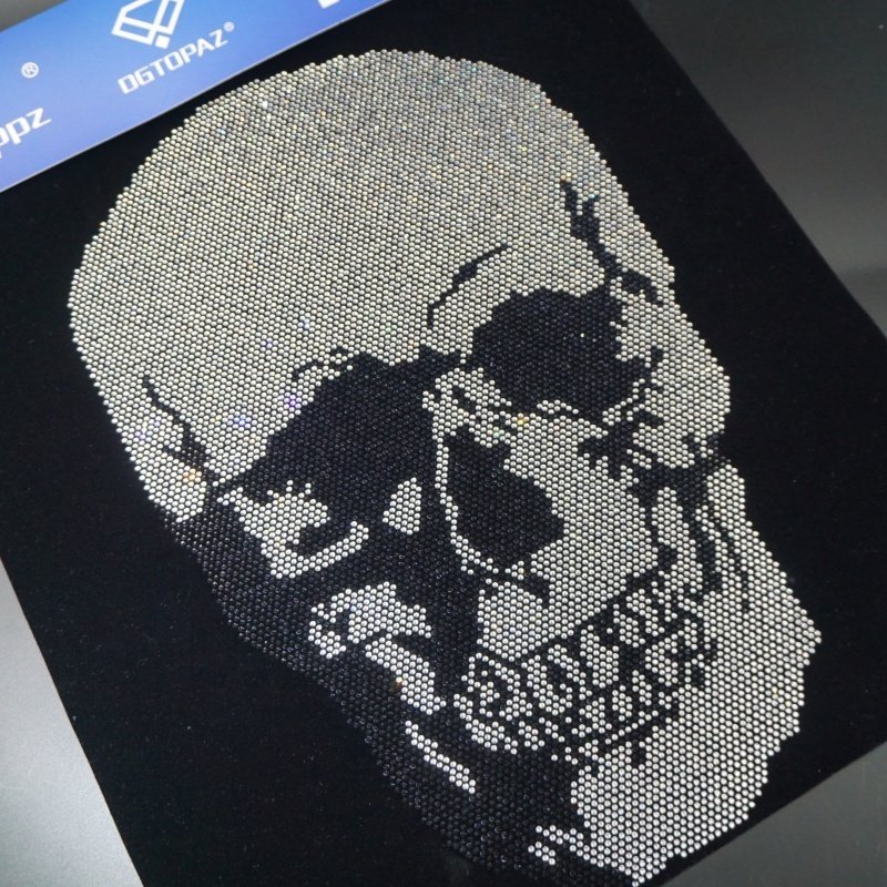 Free sample rhinestone patch Fast shipment silver bling skull rhinestone pattern hotfix rhinestone design for t shirt