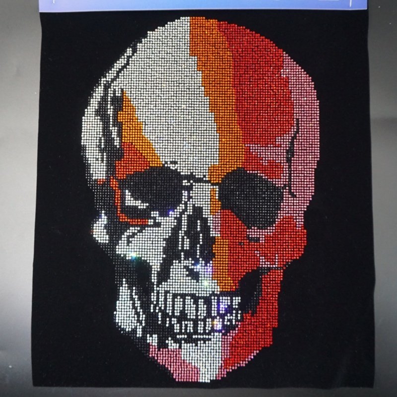 Free sample rhinestone patch Fast shipment silver bling skull rhinestone pattern hotfix rhinestone design for t shirt