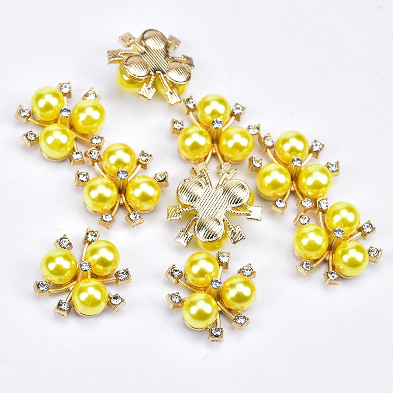 Wholesale 2Cm Color Pearls Crystal Flower Wedding Bride Groom Brooch Decoration Diamond Flower Rhinestone Button Alloy Accessory