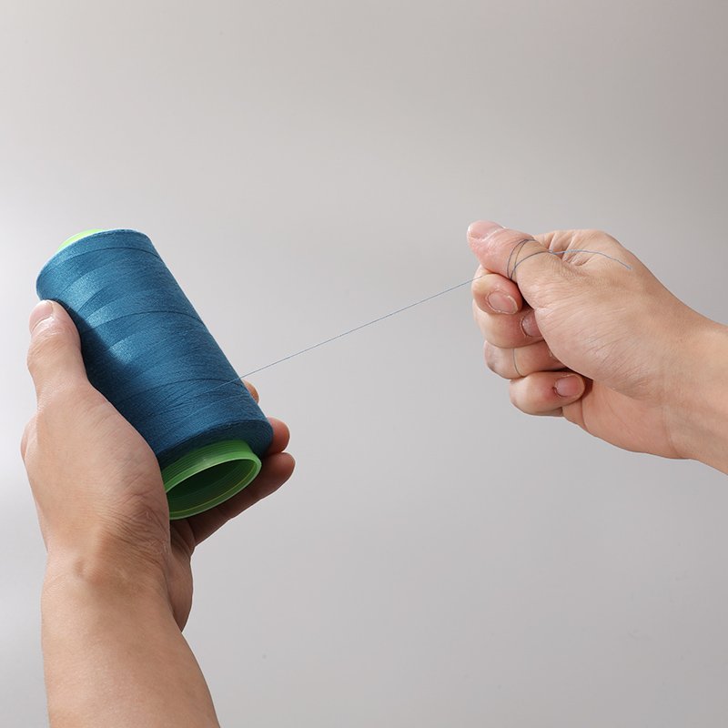Factory Wholesale In Stock 402 Polyester Sewing Thread Solid Color Dyed Spun Yarn Sewing Thread For Garment 3000y
