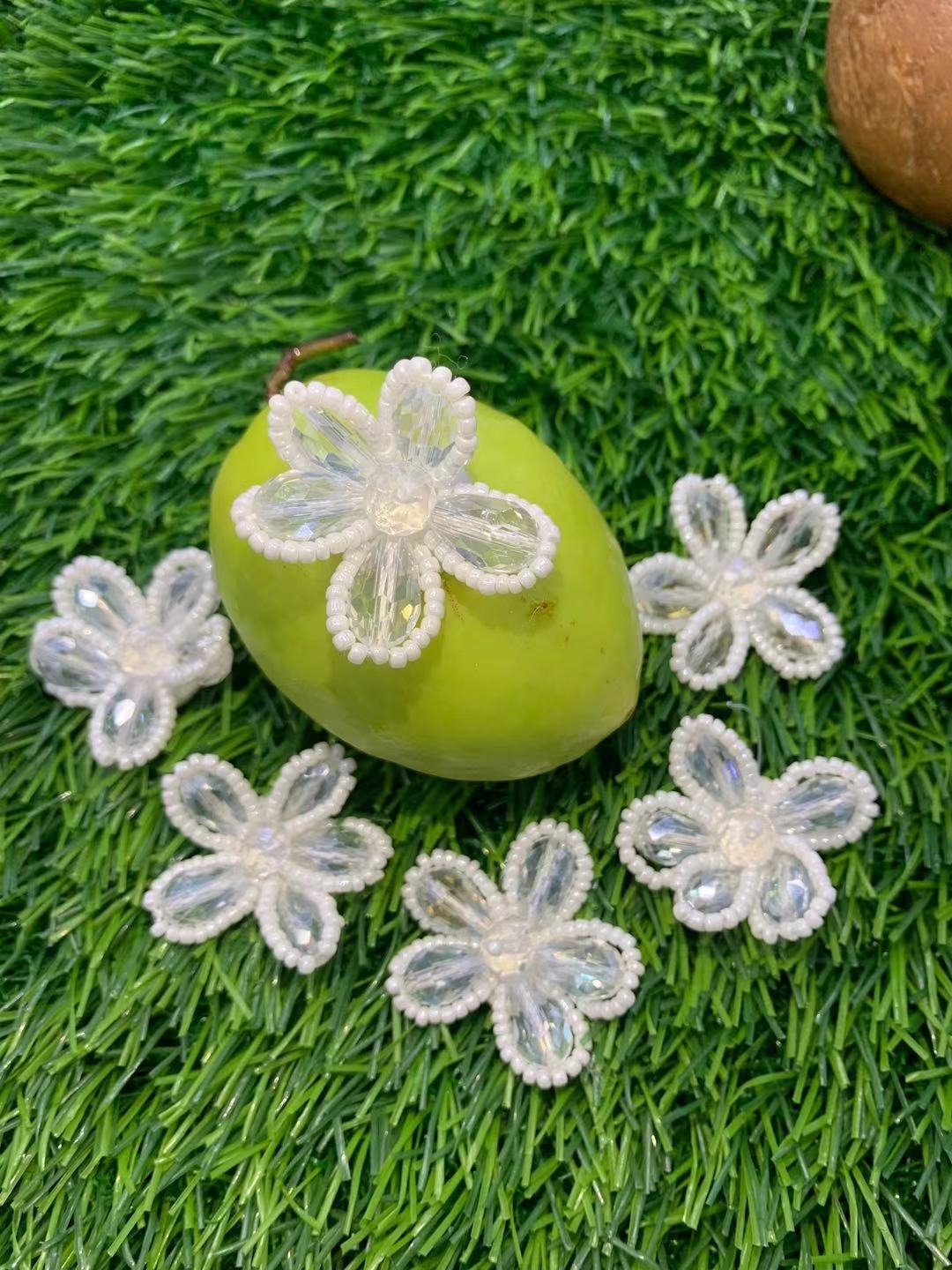 crystal glass rhinestone sequins Mini flower beads pearl rose with leaf for dress DIY Accessories bags decorations