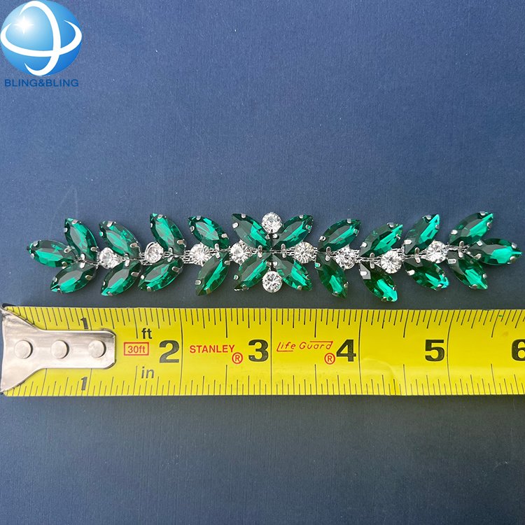 Wholesale Colored Rhinestone Bodice Applique Sew on Rhinestone Trimming Chain Wedding Dress Dance Costume Fabric Embellishment