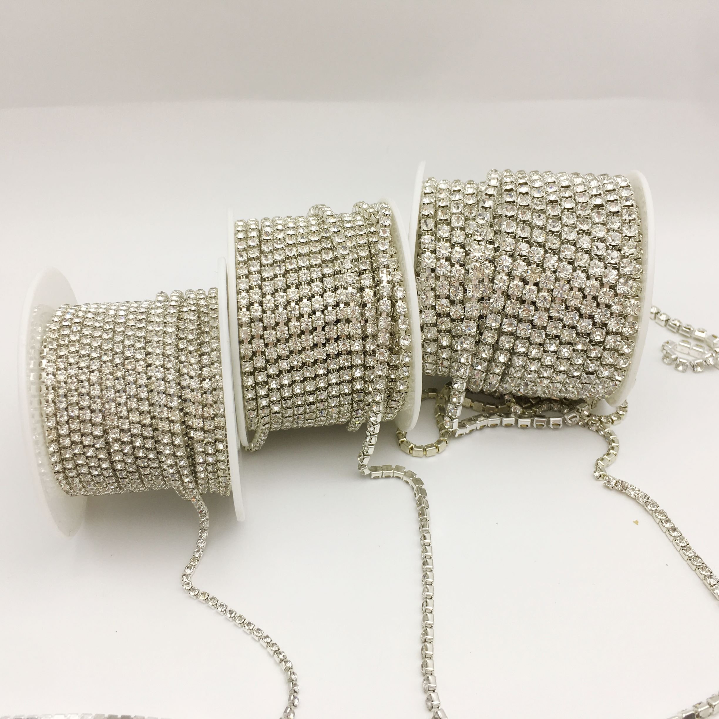 SINRONG Wholesale Sew-On Rhinestone Cup Chain Strass Roll Trim with Glass Beads for Shoes and Bags Decoration