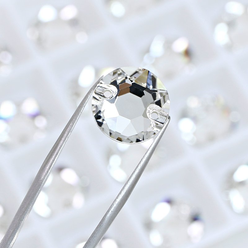 Dongzhou Round Flatback glass Rhinestone Sew on crystal wholesale lead-free crystal stone for garment shoes sewing accessories
