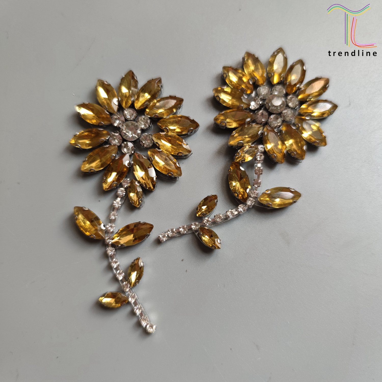 Ironed on glue back gold color flower shinny rhinestone appliques for bags