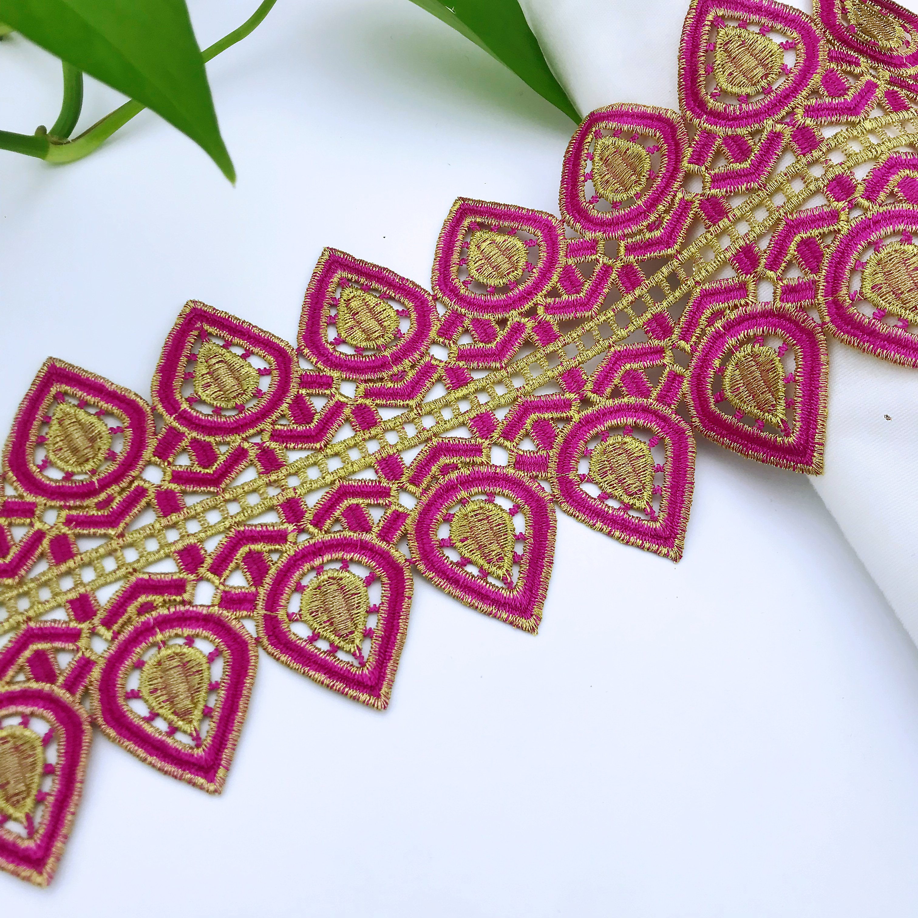 Factory Wholesale Vintage Assorted Patterns African Rhinestone Gold Metallic lace trim For Garment