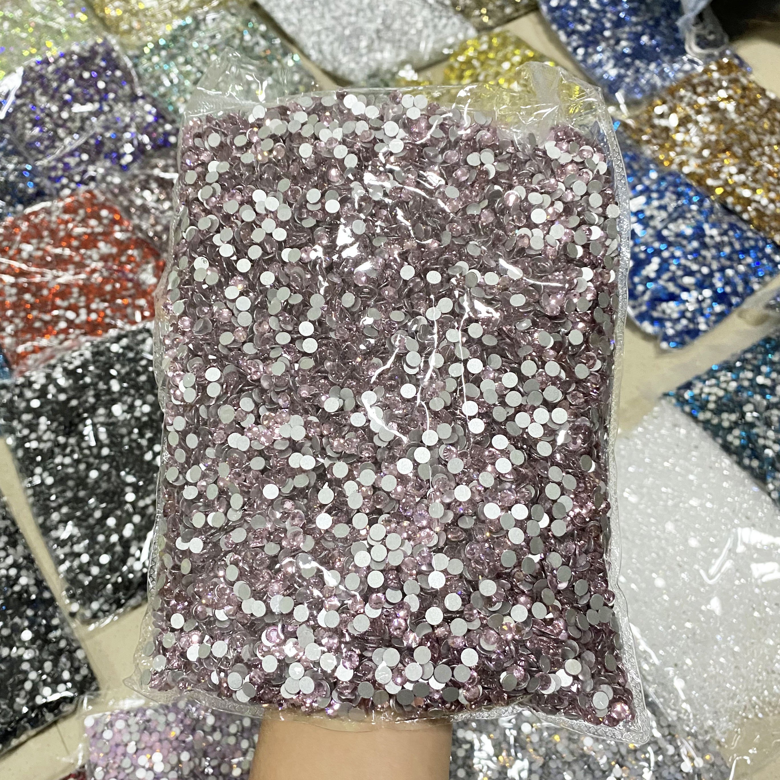 Whatstone Wholesale SS3 SS4 SS5 SS6 SS8 SS10 SS12 SS20 Flatback Glass Non Hotfix Rhinestones For Nail Arts And Crafts Diy