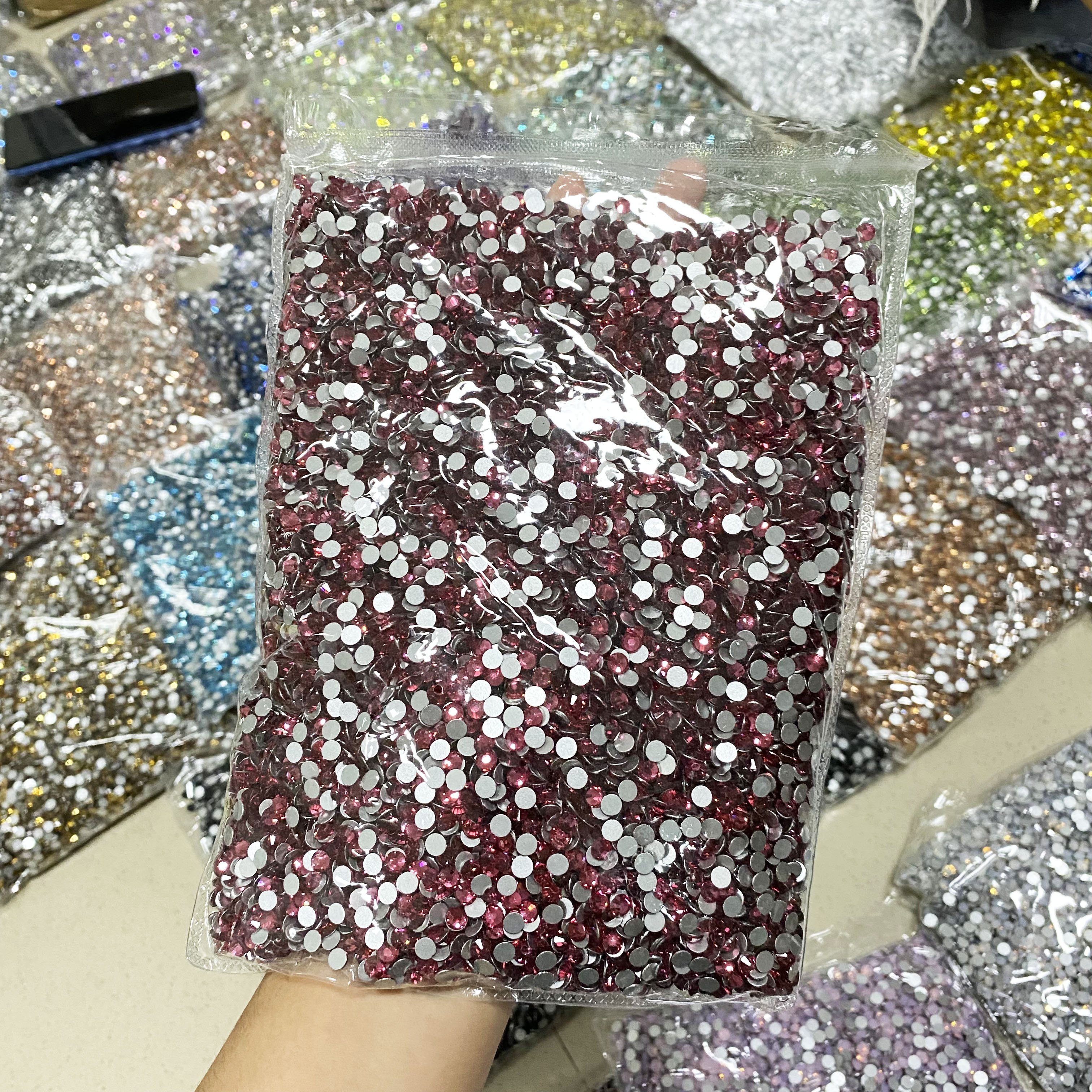 Whatstone Wholesale SS3 SS4 SS5 SS6 SS8 SS10 SS12 SS20 Flatback Glass Non Hotfix Rhinestones For Nail Arts And Crafts Diy