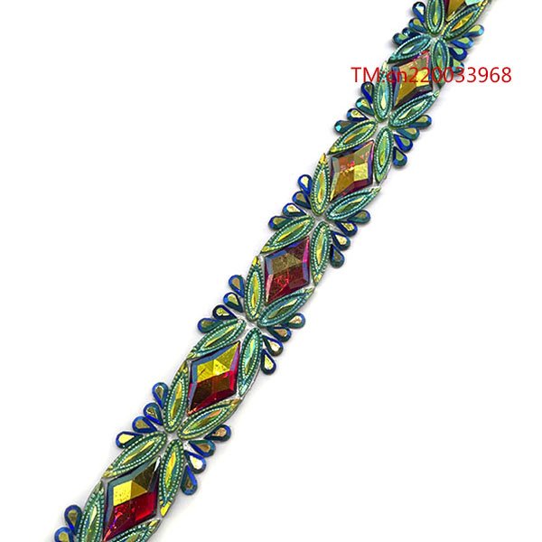 2024 Wholesale Rhinestone Applique Trimming Green Red AB Iron On Rhinestones Trim Decoration For Garment Processing Accessories