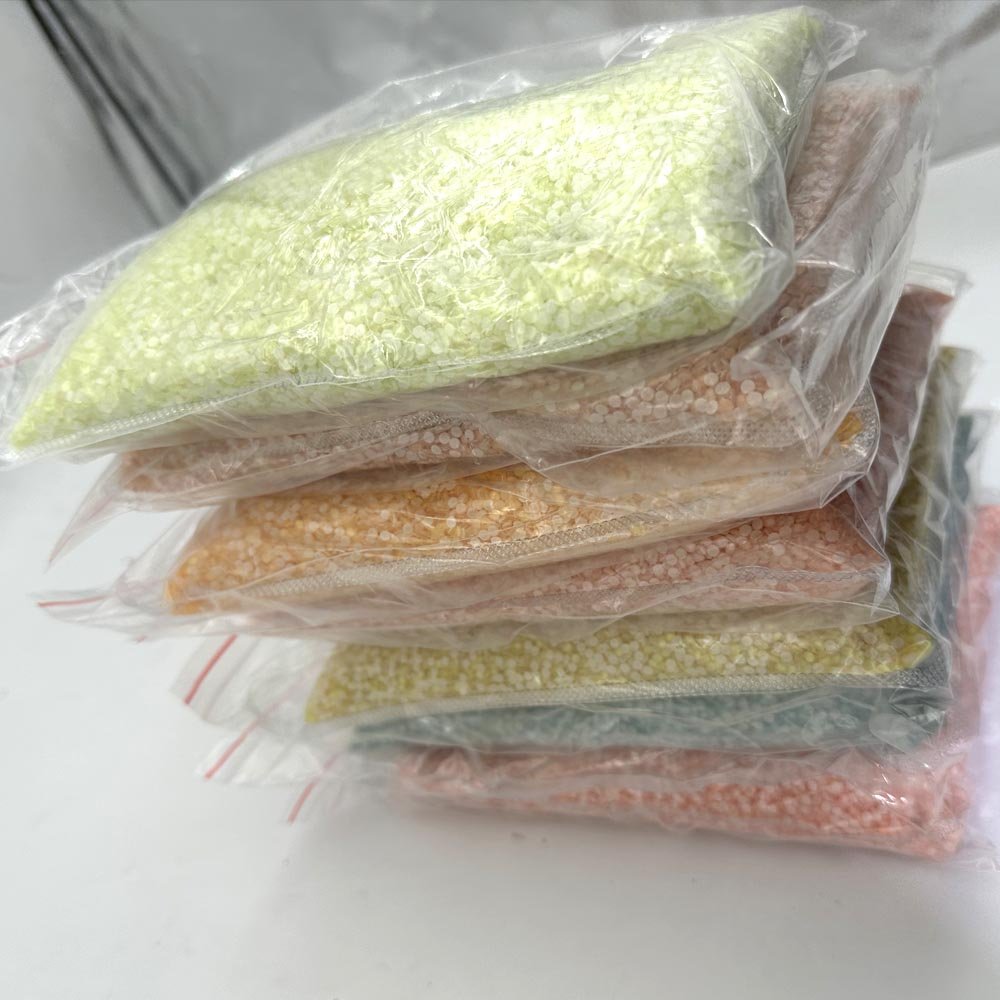 Factory supply 70000 pcs bulk packing glow in the dark ss10 night glowing luminous flat back hot fix rhinestones
