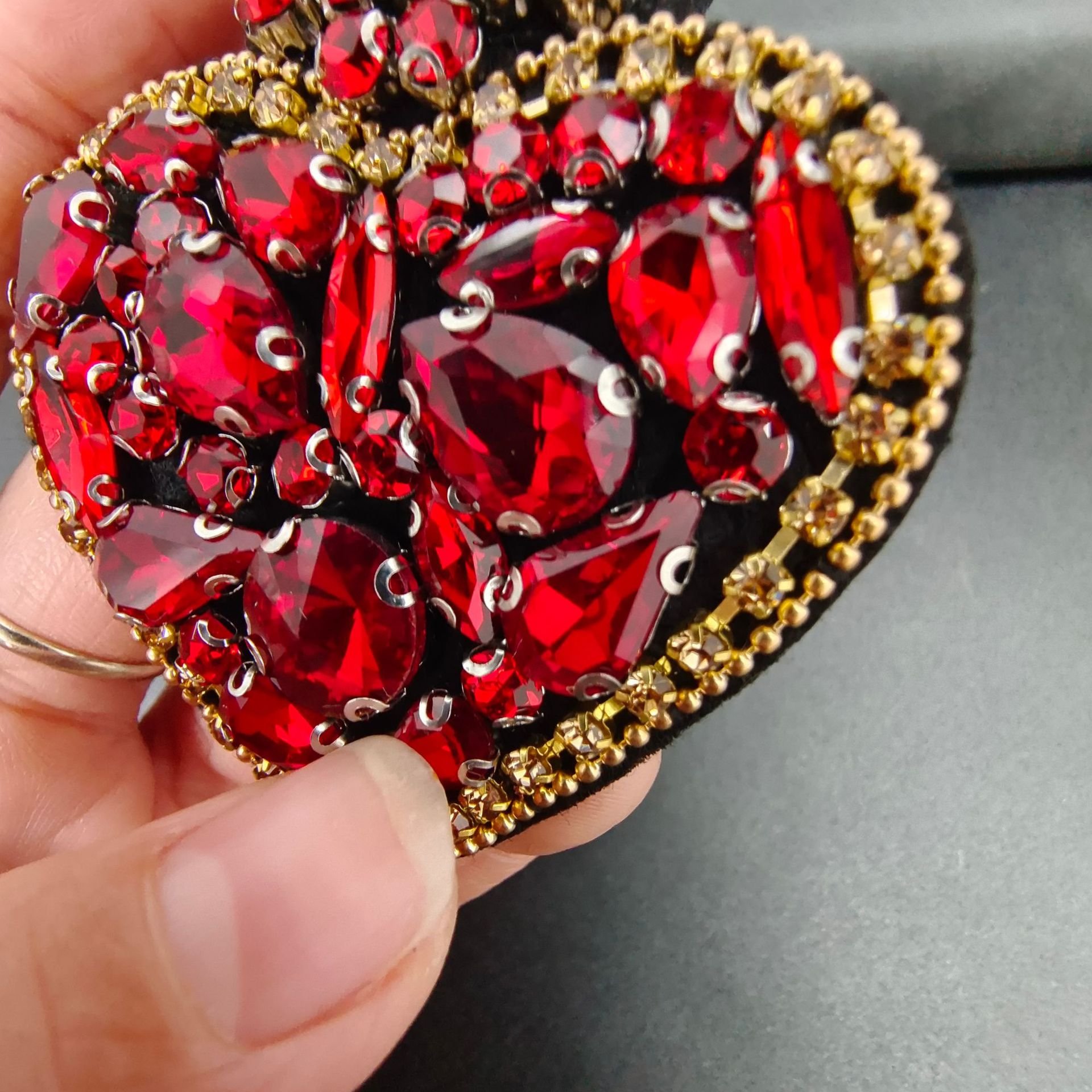 High quality wholesale diamond crown heart beaded patch Handmade Luxury Crystal rhinestone appliques for hat shoes and clothing