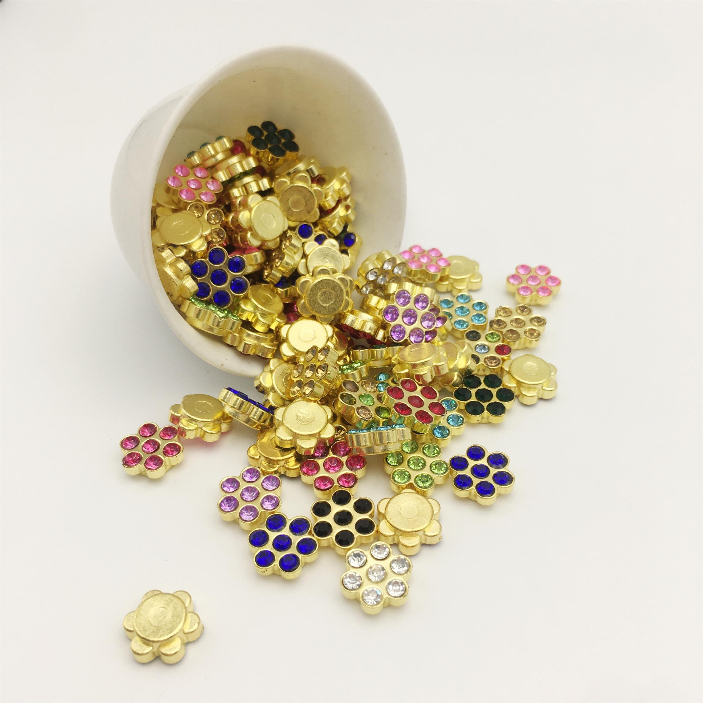 SINRONG Good Price Rhinestone Flower Shaped Flower Tray Flower Diamond Buckle Butterfly Diy Nail Bead Accessory Double Layer