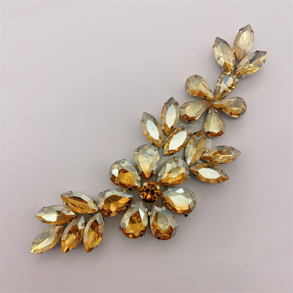 Wholesale New Handmade Rhinestone Flower design 3D sew on Applique phoenix Patches For Clothes Decoration