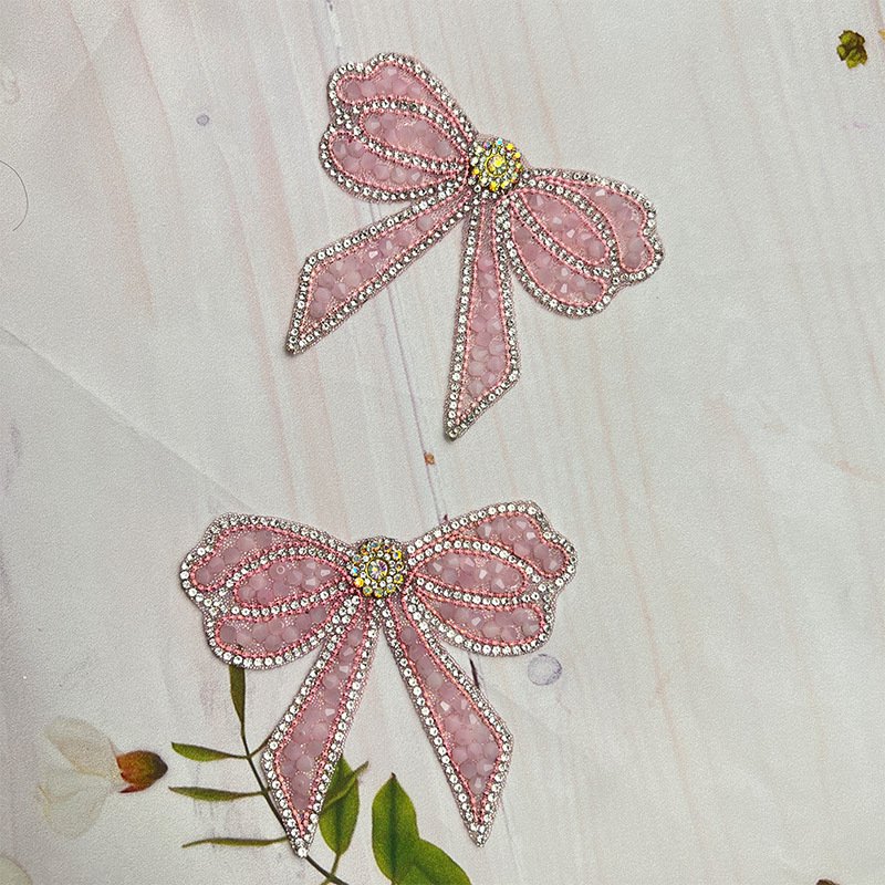 New Stock iron on beautiful rhinestone edge leopard heart pink bowknot patch for clothing bag
