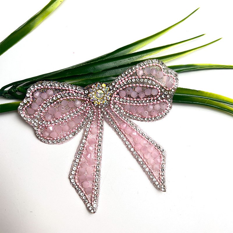 New Stock iron on beautiful rhinestone edge leopard heart pink bowknot patch for clothing bag