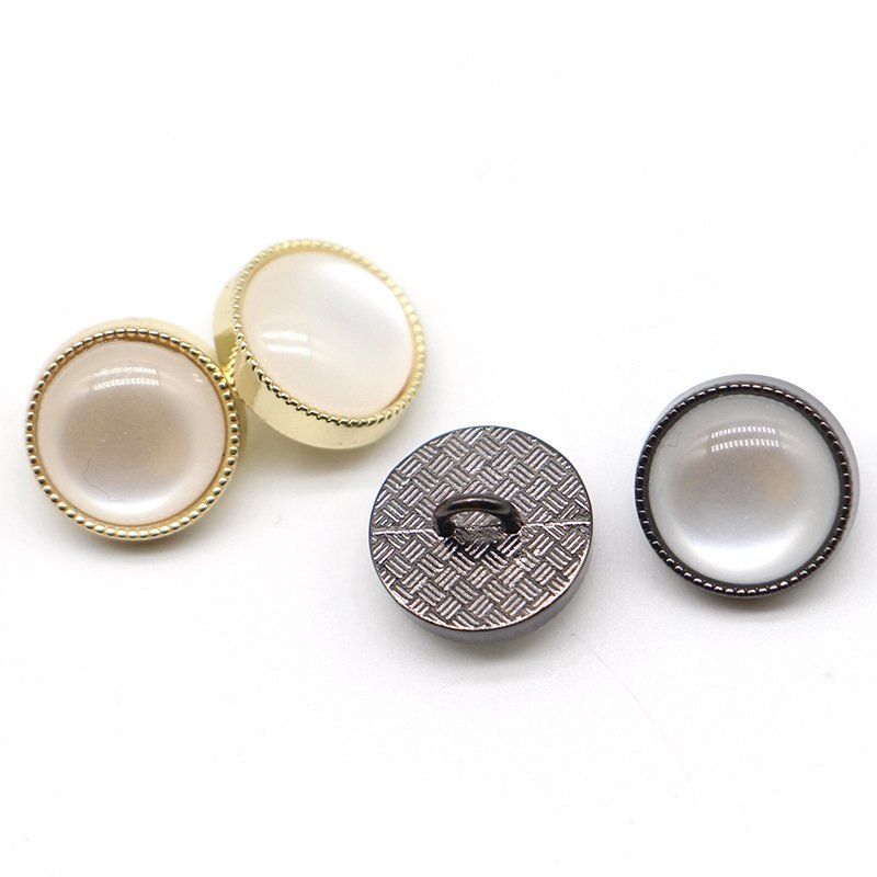 New Design Custom Elegant Metal Garment Embellishment Gold Rhinestones Pearl Buttons
