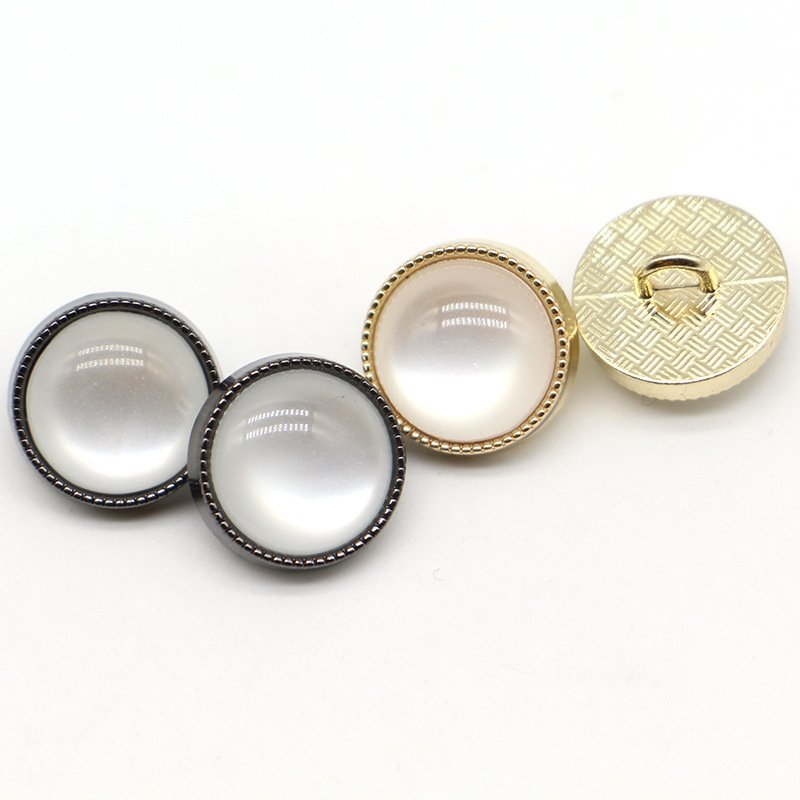 New Design Custom Elegant Metal Garment Embellishment Gold Rhinestones Pearl Buttons