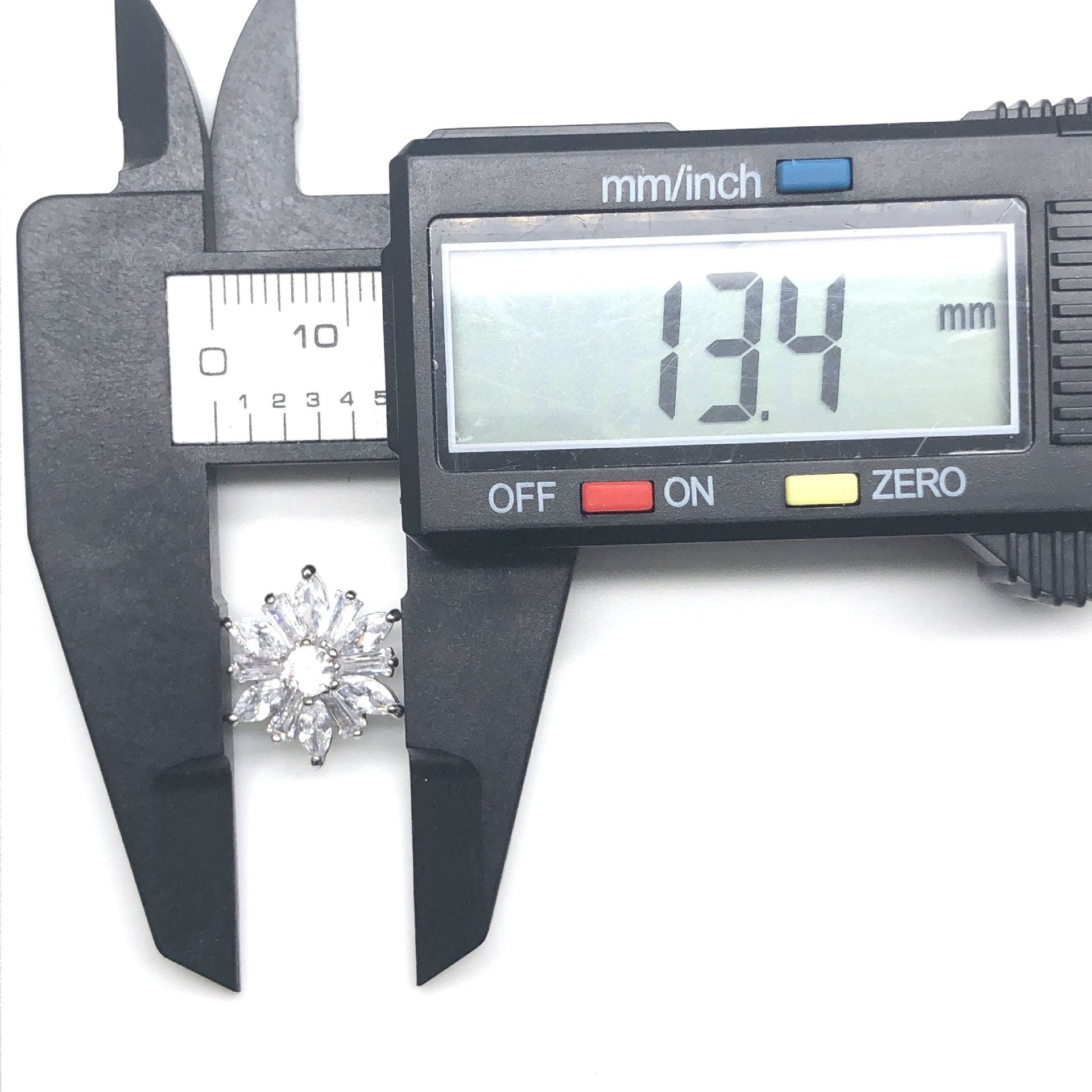 Crystal Rhinestone Diamond Sunflowers Embellishments ZirconButtons Sew On Buttons For Diy Decoration For Garments Clothing