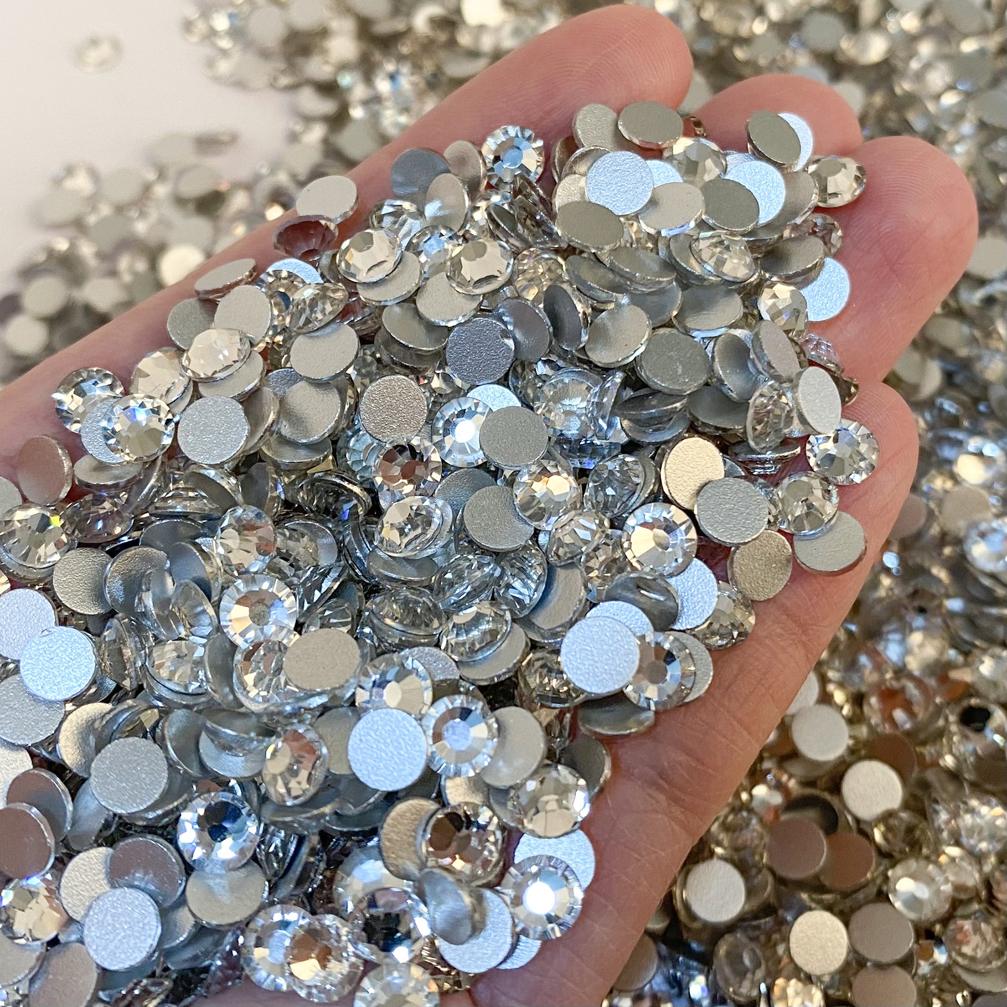 Wholesale Glass Rhinestones Non Hotfix Rhinestone Flat Back Glue On Rhinestone For DIY Crafts Accessories Decoration