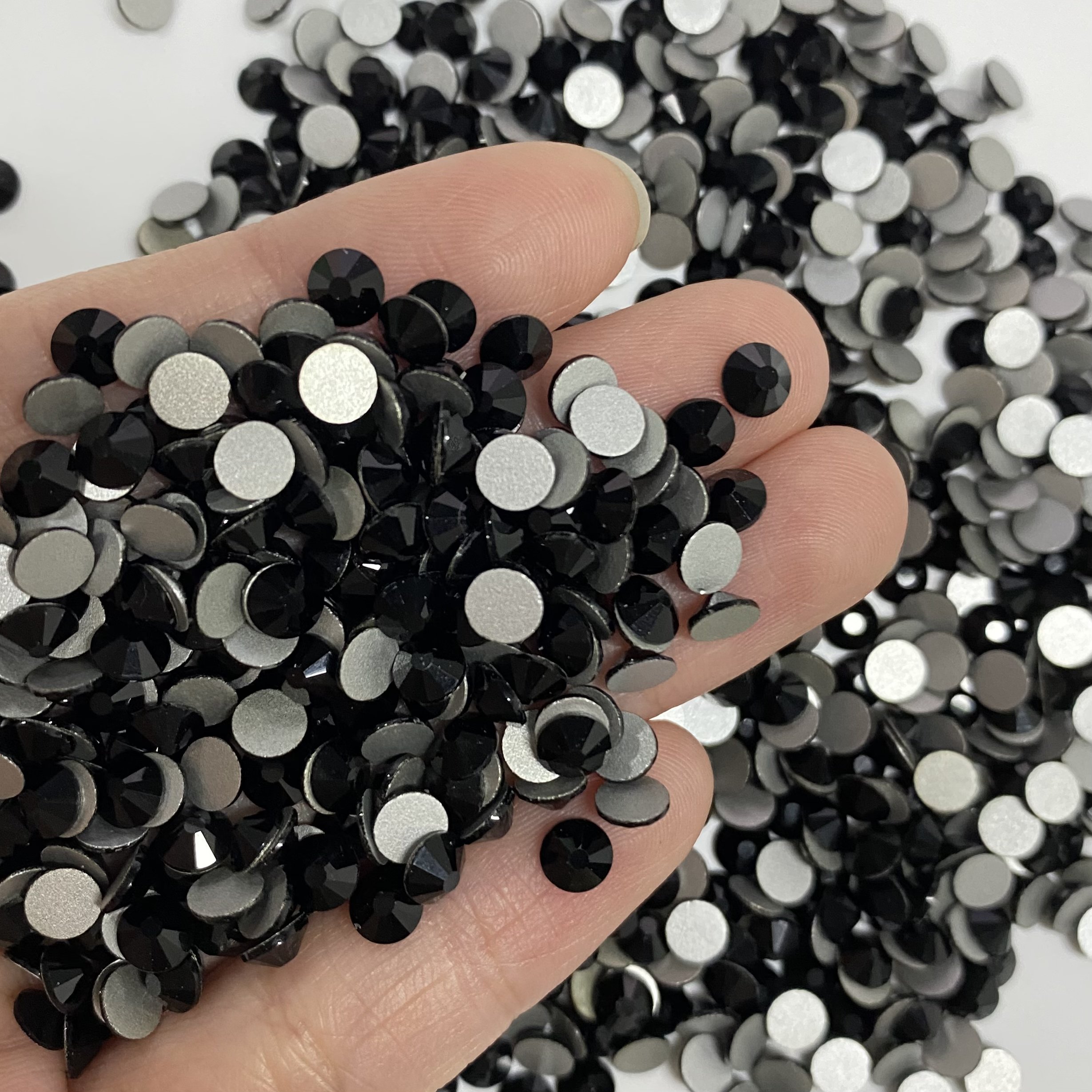 Wholesale Glass Rhinestones Non Hotfix Rhinestone Flat Back Glue On Rhinestone For DIY Crafts Accessories Decoration
