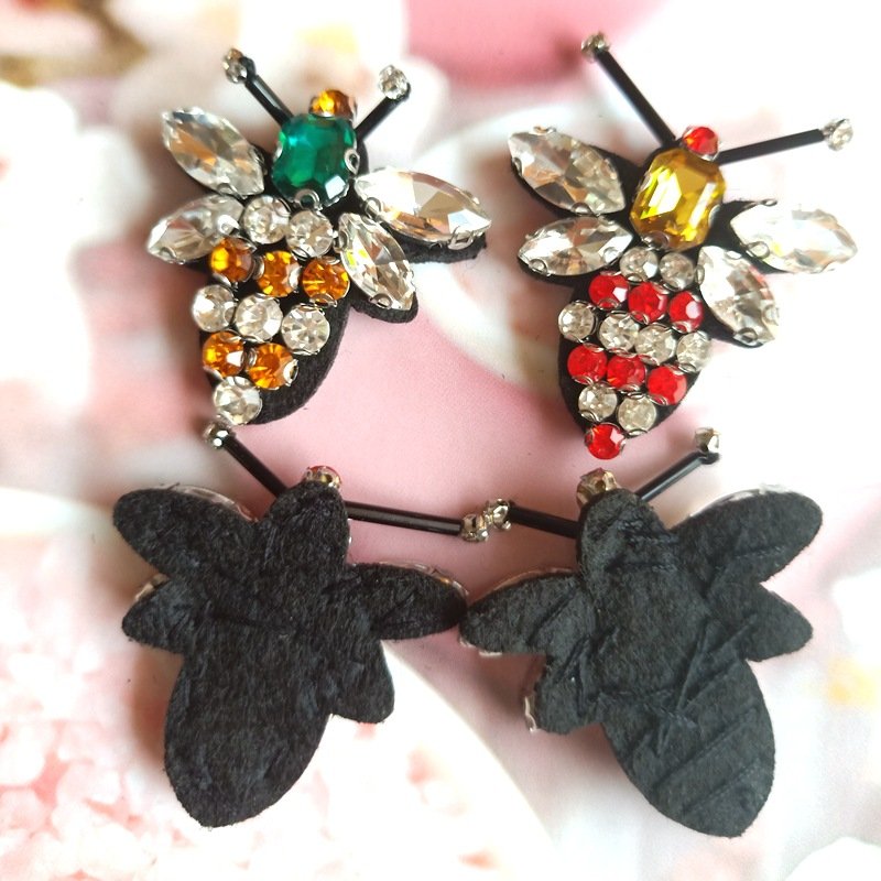 Wholesale Crystal Applique Rhinestone Bee Applique For Wedding Gown Trimming Bridal Sash Rhinestone Patch LSAP097