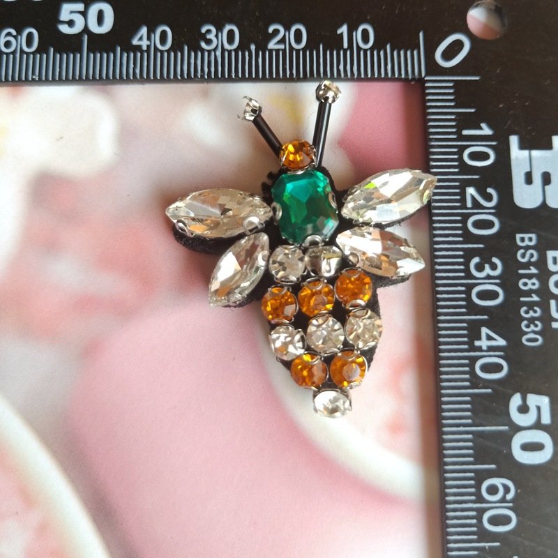 Wholesale Crystal Applique Rhinestone Bee Applique For Wedding Gown Trimming Bridal Sash Rhinestone Patch LSAP097