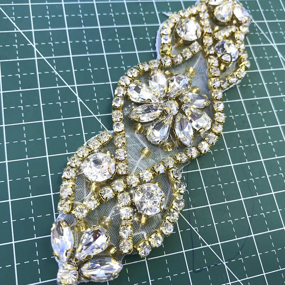 S621 Clothing Rhinestones Applique Embellishments Base on Customers' Request of Rhinestone Shape Flatback Motif Rhinestones