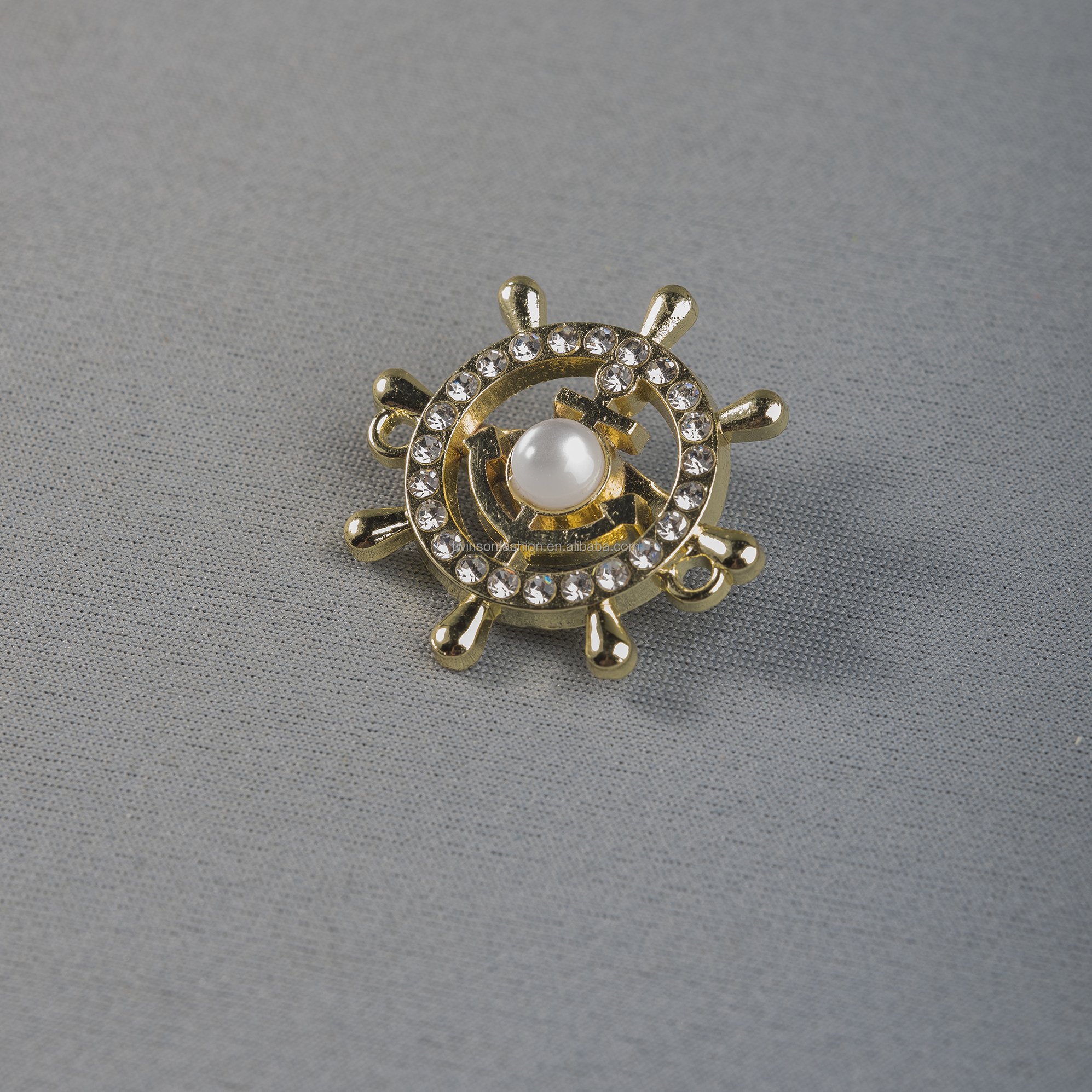 Latest New Fashion Custom Logo Color Size pins vintage crystal rhinestone brooch pin For Garment
