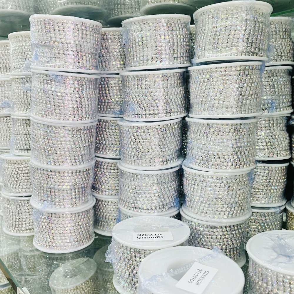 Yantuo Wholesale Ss6,ss8,ss10,ss12,ss16 Close Trimming Strass Claw Chain Crystal Cup Chain Rhinestone Rhinestones Glass Rolls