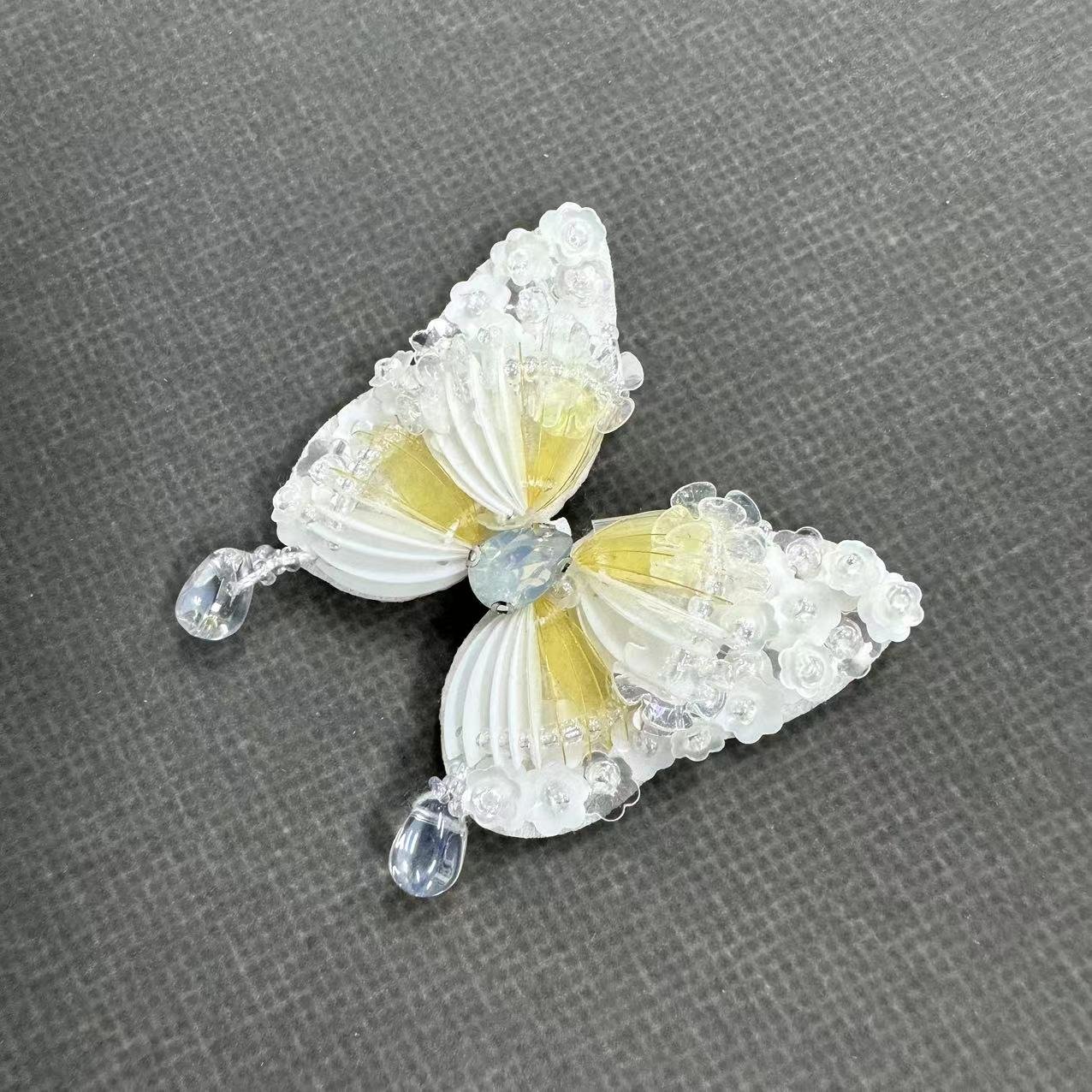 ZSY Handmade Customized Cartoon Butterfly Sequin Cloth Apparel Accessories Patch Fabric Handmade Rhinestone Bead Patches