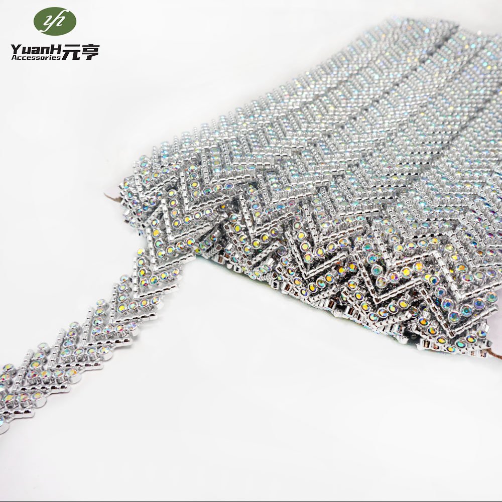 Luxury silver 20mm acrylic crystal trimming modern plastic rhinestone chain for DIY shoes bags garment decor