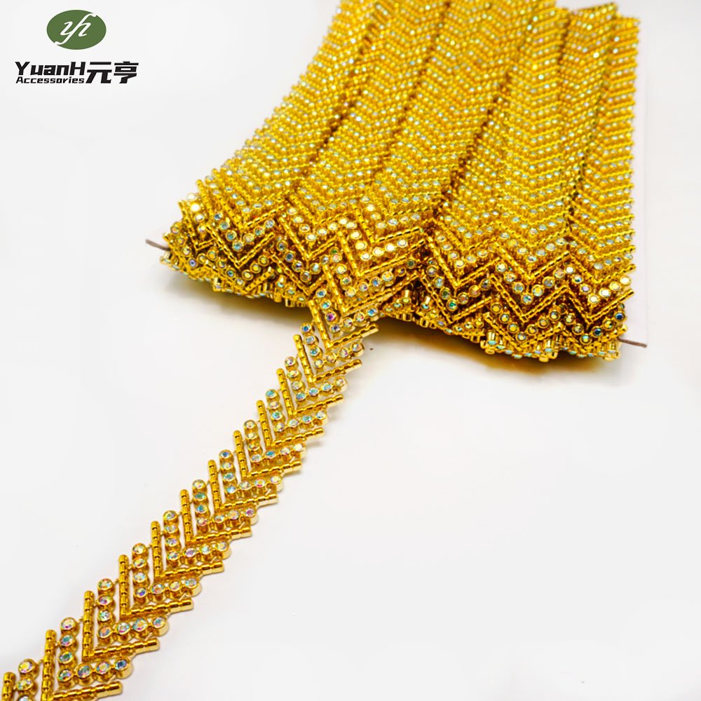 Luxury silver 20mm acrylic crystal trimming modern plastic rhinestone chain for DIY shoes bags garment decor