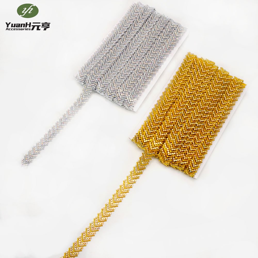 Luxury silver 20mm acrylic crystal trimming modern plastic rhinestone chain for DIY shoes bags garment decor