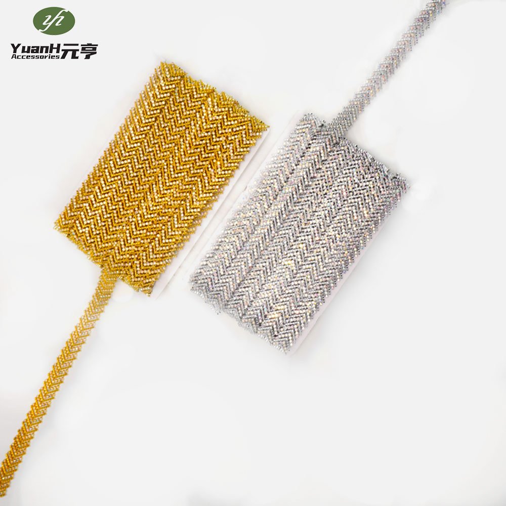 Luxury silver 20mm acrylic crystal trimming modern plastic rhinestone chain for DIY shoes bags garment decor
