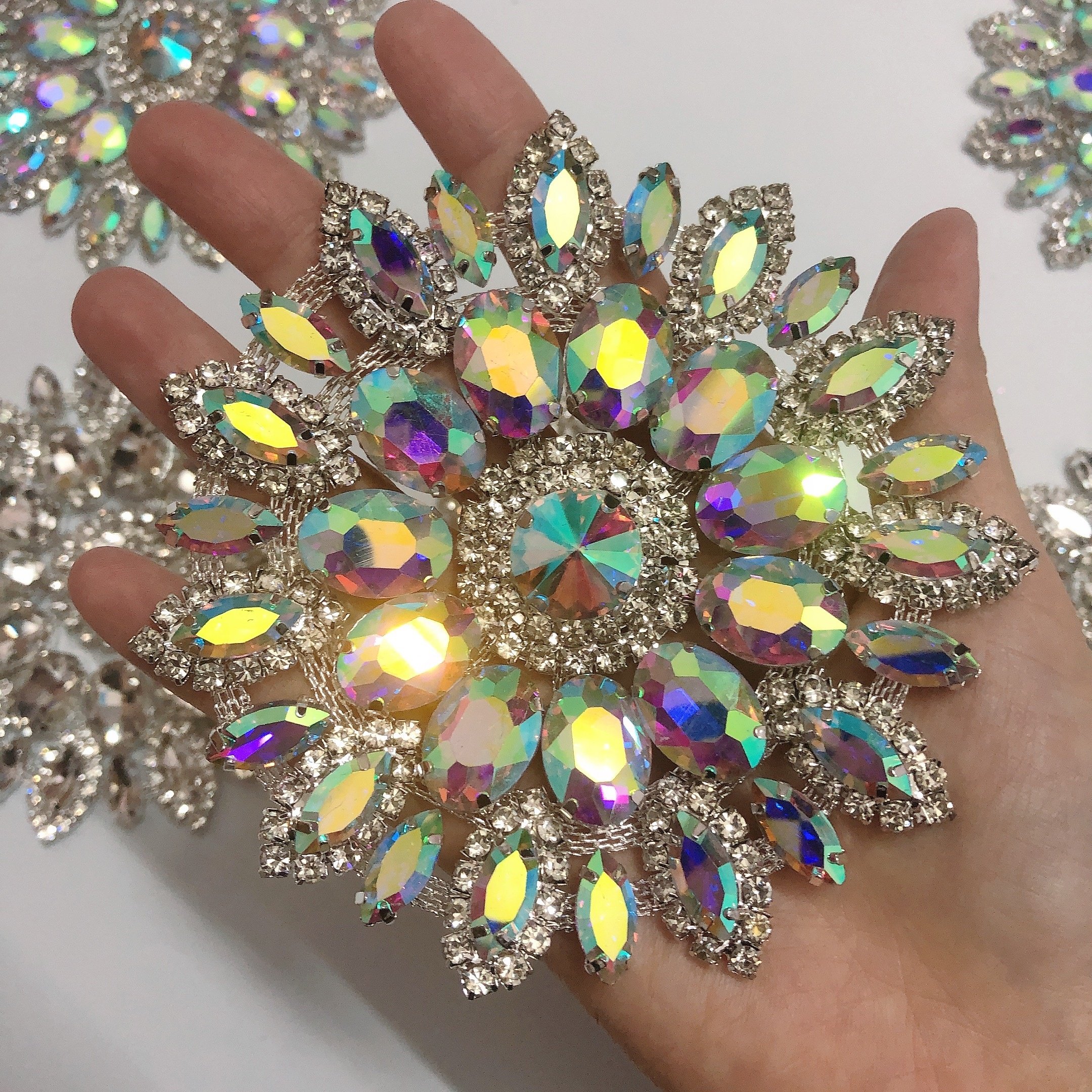 Latest good quality shiny colorful rhinestone chain applique bag decoration LT2360