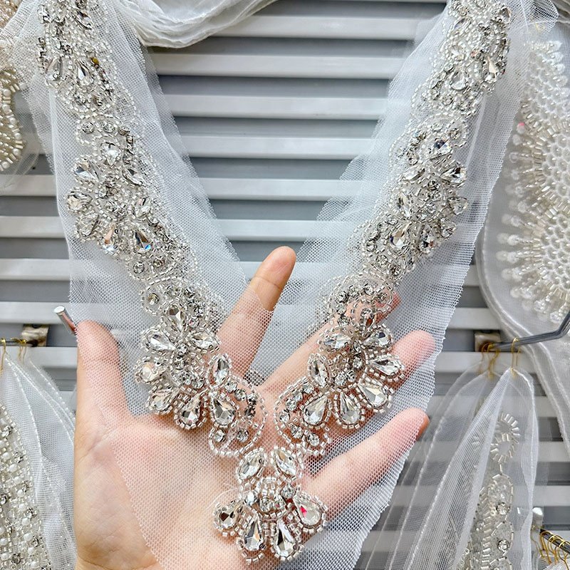 Hot selling bridal bodice rhinestone crystal beaded lace collar applique LT2699A