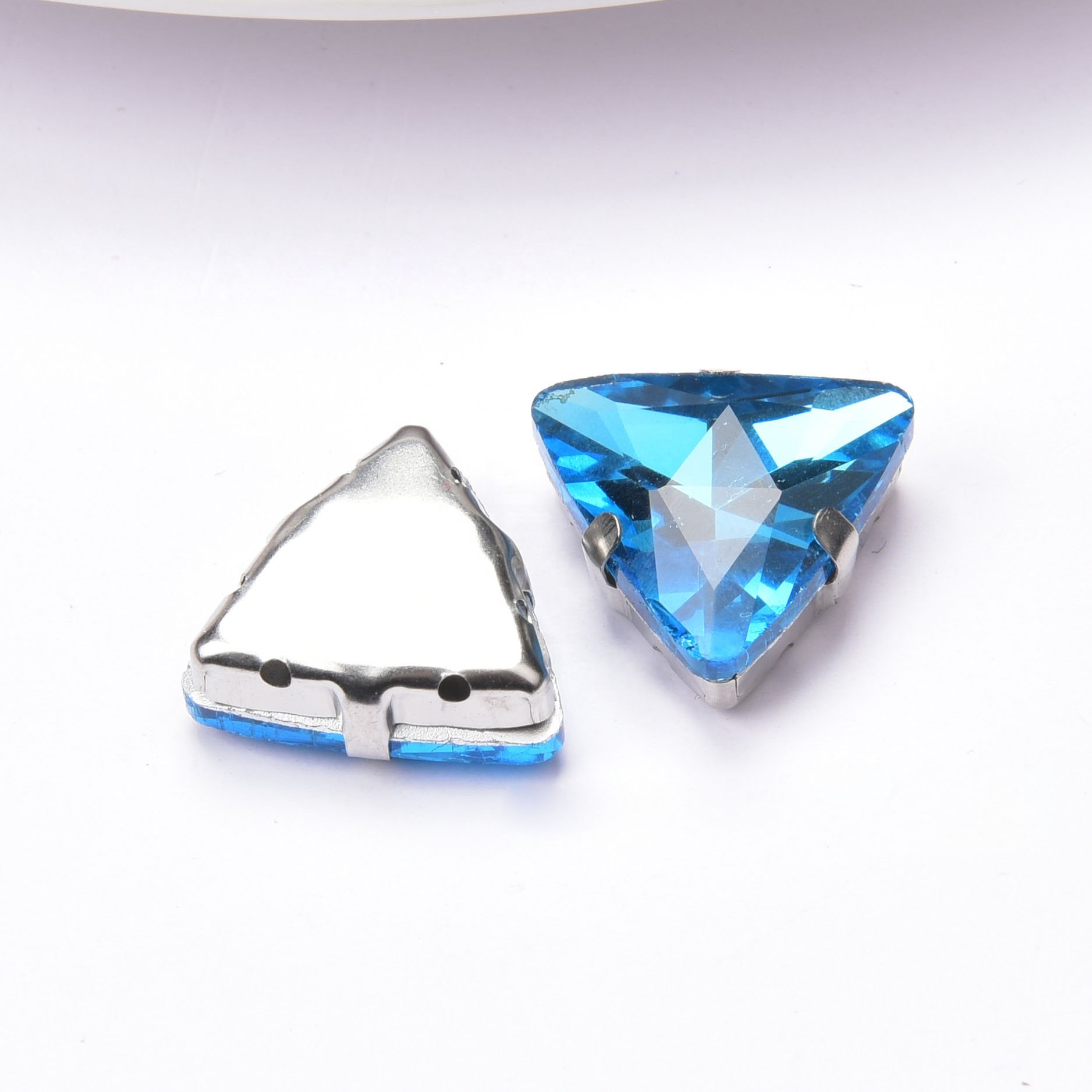18mm Triangle Crystals Sew On Glass Rhinestone Strass with Silver Claw Setting DIY Bridal Dress Shoes Bags Accessories