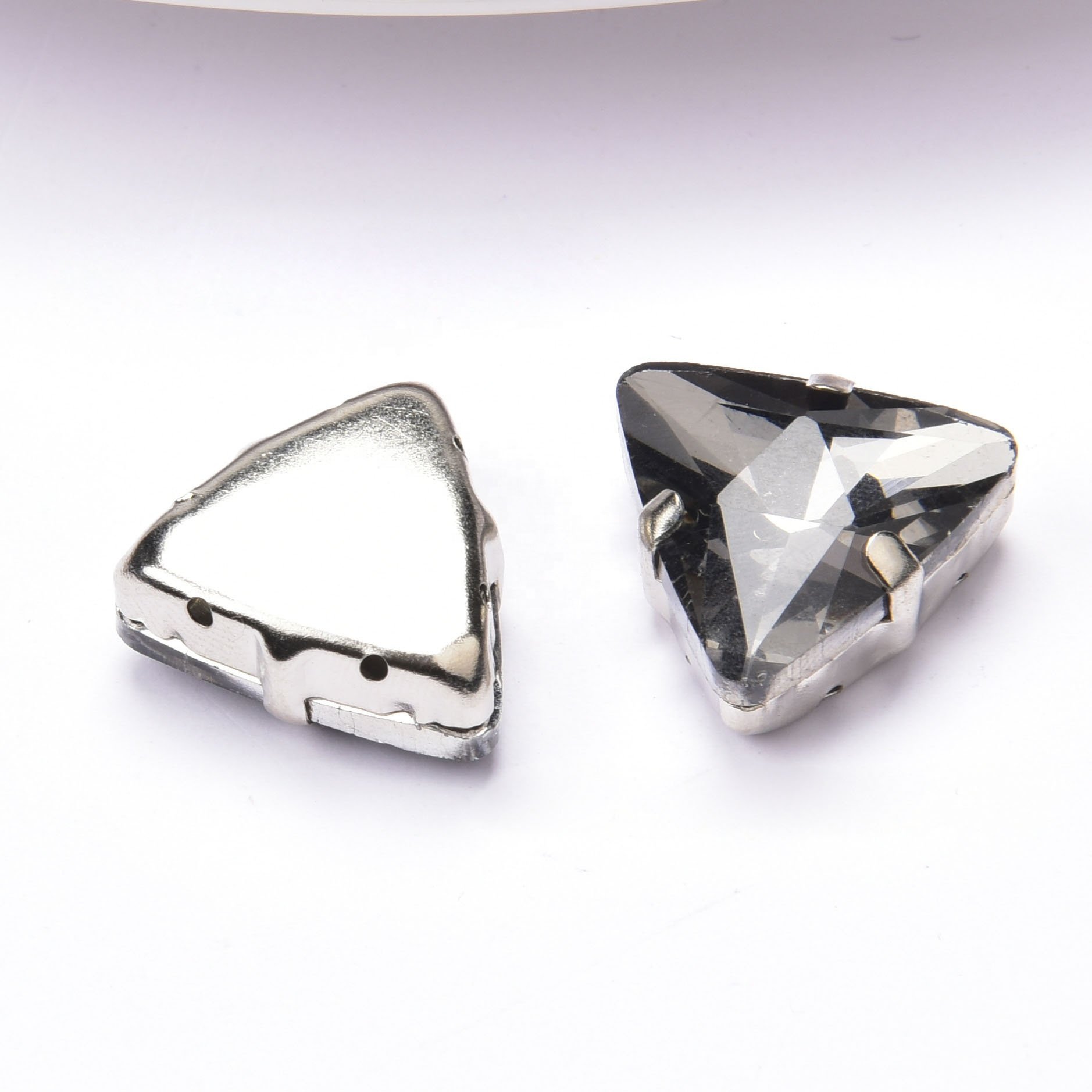 18mm Triangle Crystals Sew On Glass Rhinestone Strass with Silver Claw Setting DIY Bridal Dress Shoes Bags Accessories